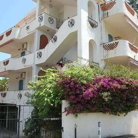 Apartment Letizia Giardini Naxos